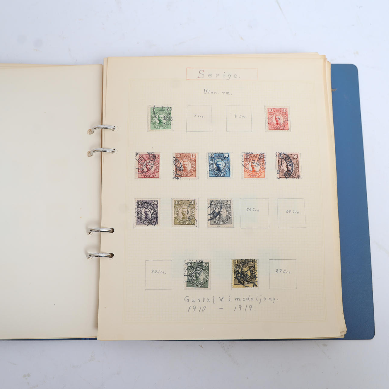 ALBUM MED FRIMÄRKEN, 3st, mestaldes svenska delvis 1800-tal.