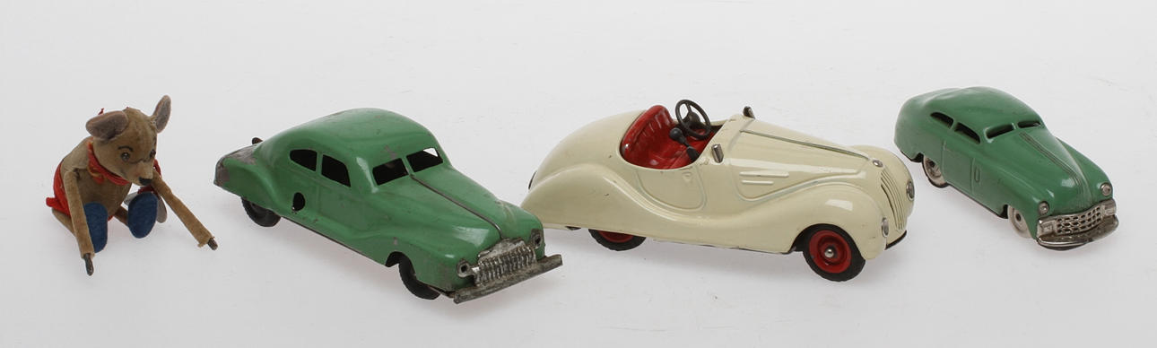 MUS som gör kullerbyttor, 3 modellbilar varav 2 SCHUCO och en Germany.