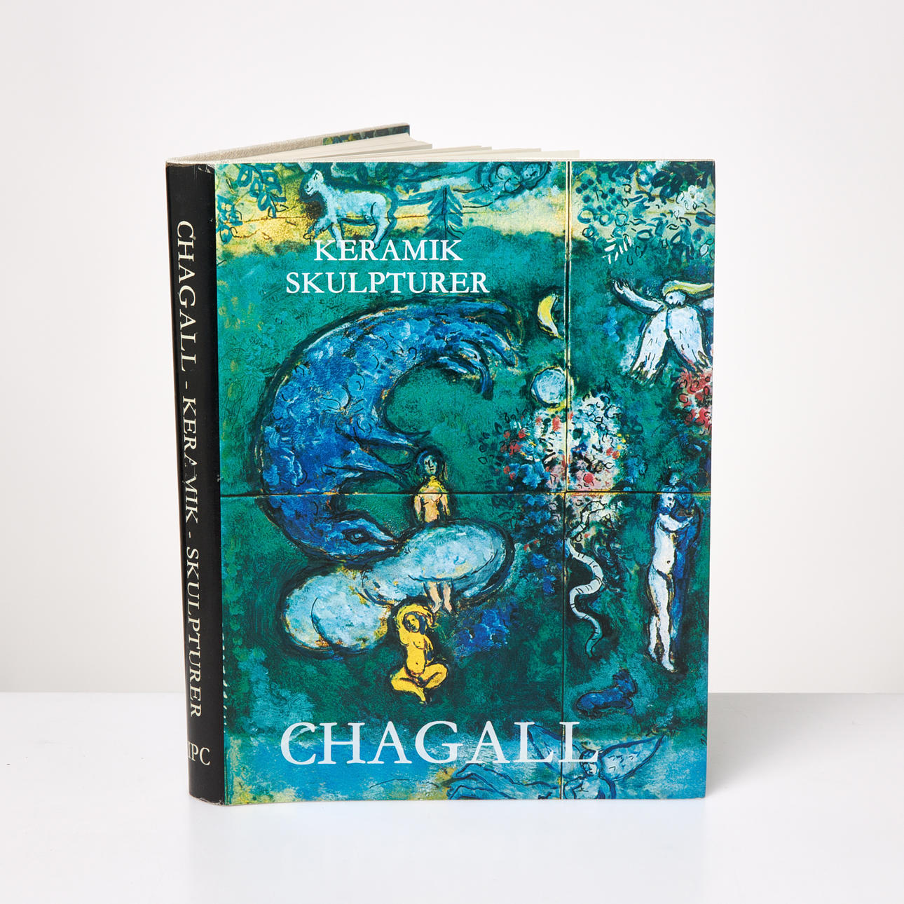 MARC CHAGALLS KERAMIK OCH SKULPTURER. Bok, numrerad upplaga 344/999, 1 st originallitografi, International Publishing Company, Örebro 1972.