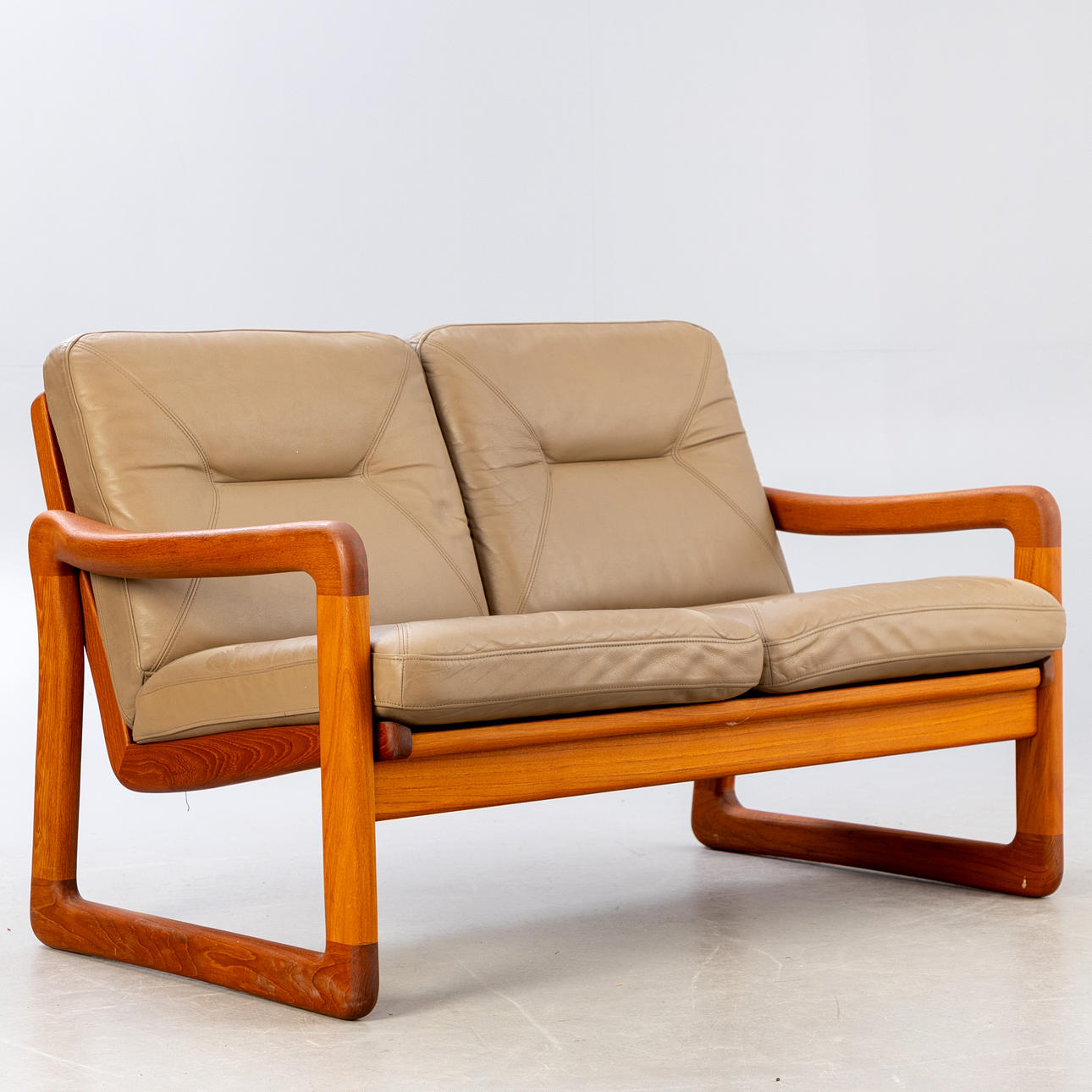 Holstebro, 2-sitssoffa i teak, Danmark.