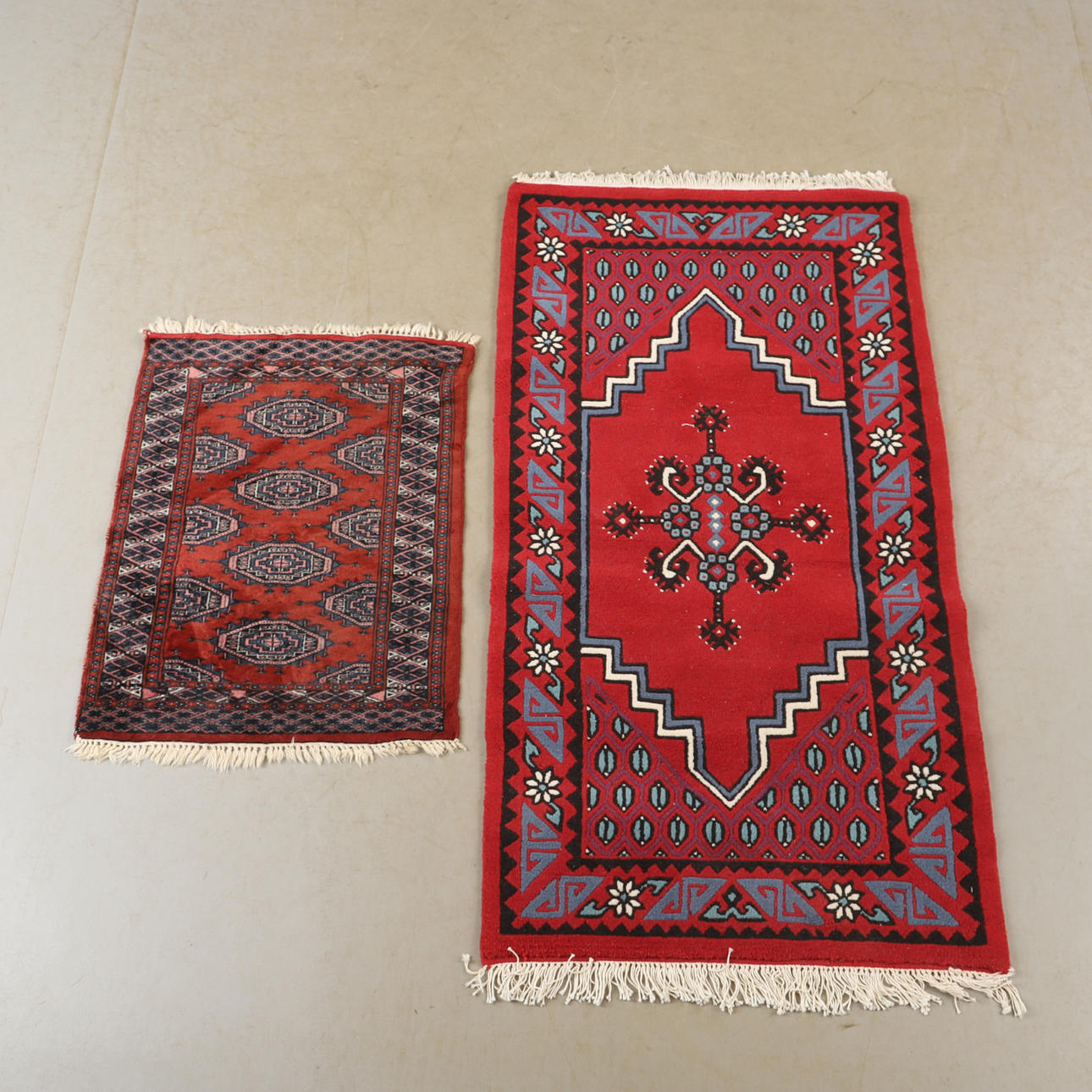 MATTOR, 2 stycken orientaliska.