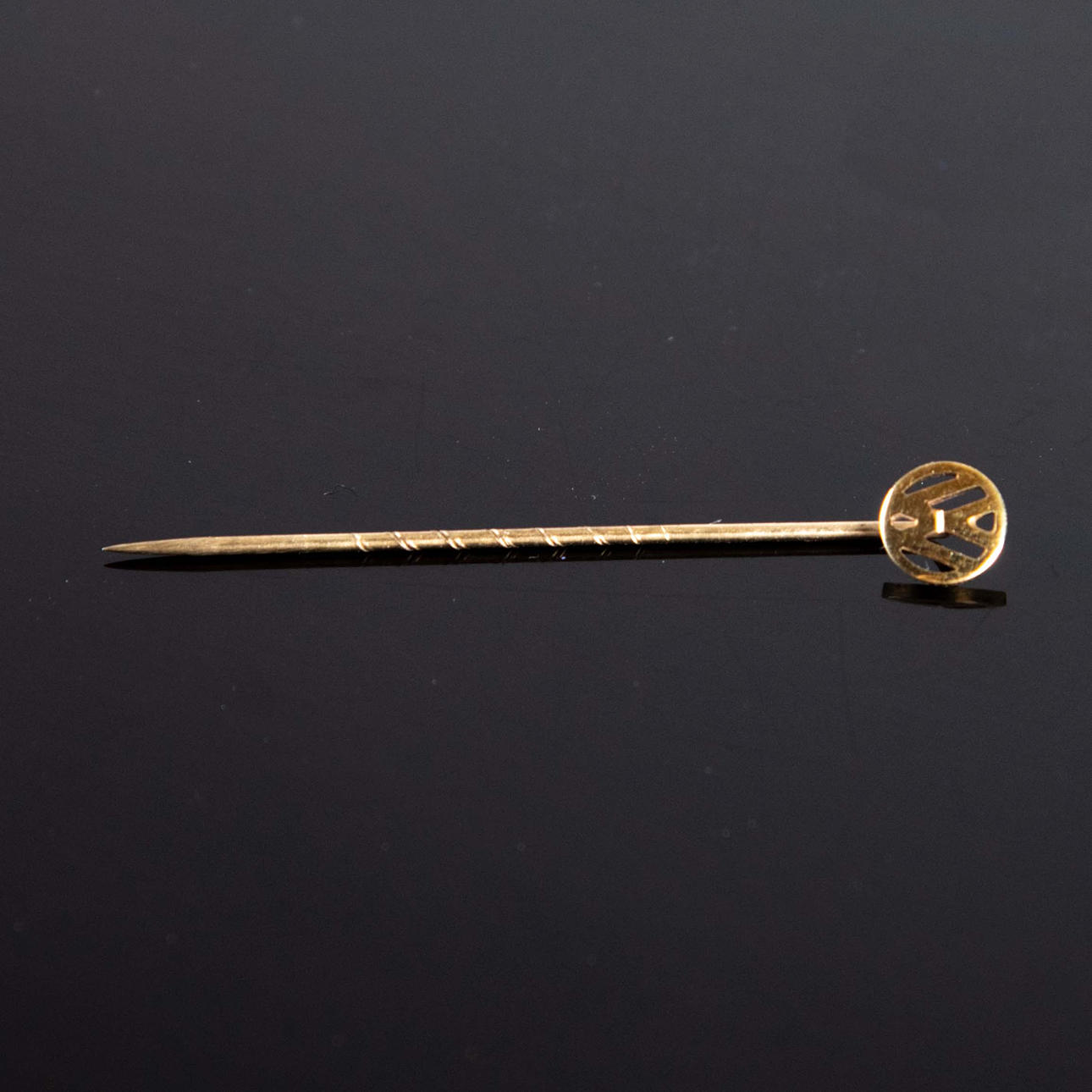 PIN VW. 8 karat guld.