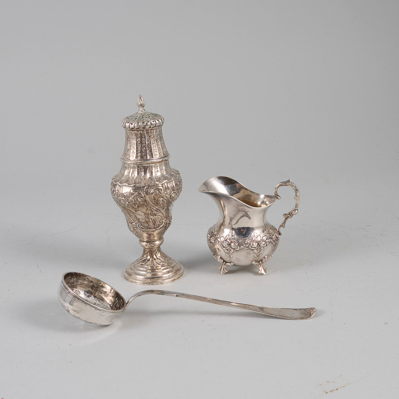 GRÄDDKANNA + STRÖARE, Silver, Vikt 160 gr ca.