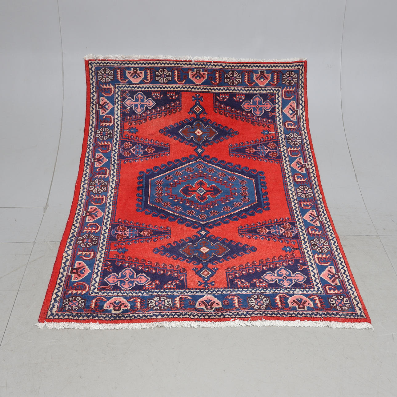 MATTA, orientalisk, Wiss. Ca 210x159 cm.