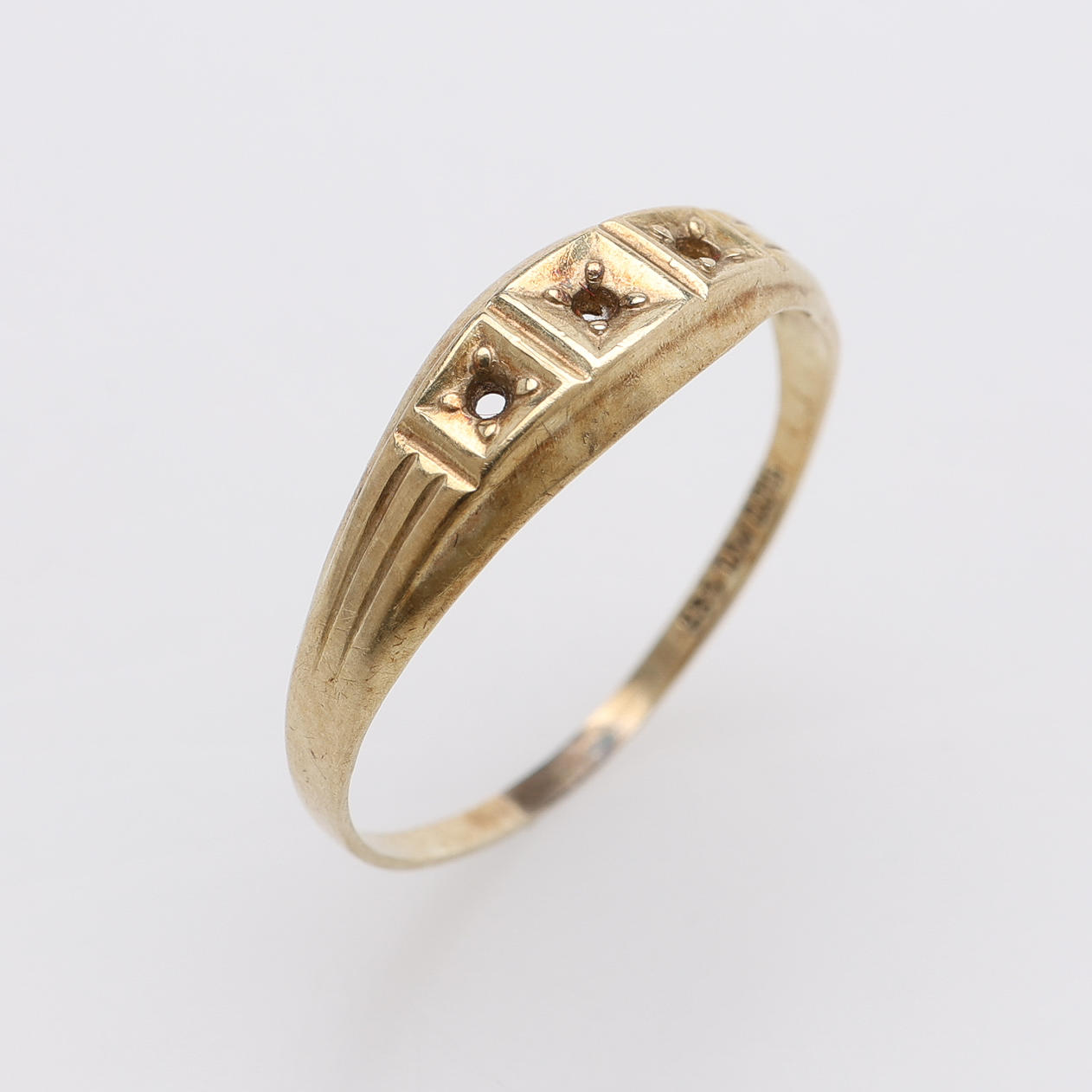 RINGSKENA, 14K GULD, VIKT 0,7 GRAM.
