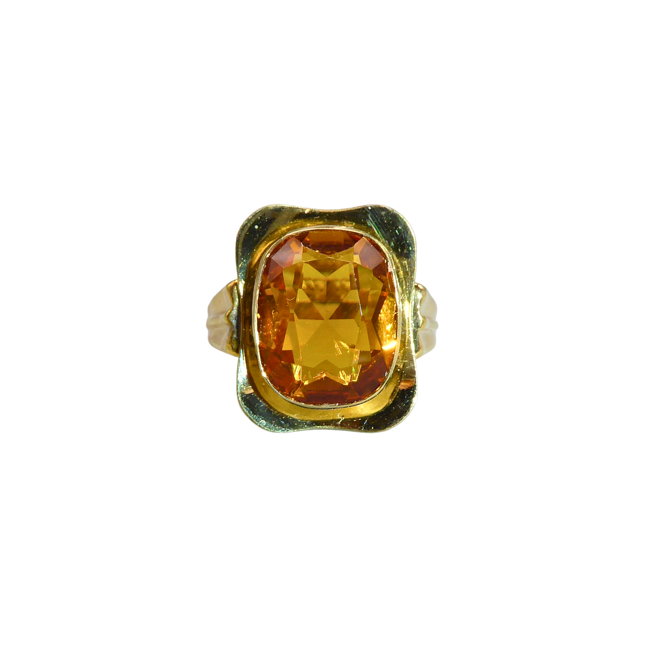 8K YELLOW GOLD RING WITH A LARGE, CUSHION-SHAPED CITRINE.