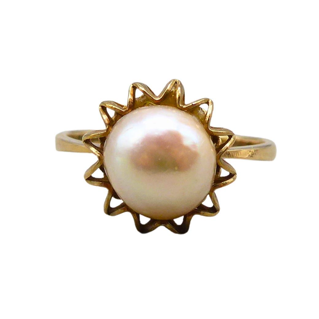 8K YELLOW GOLD RING WITH PEARL.