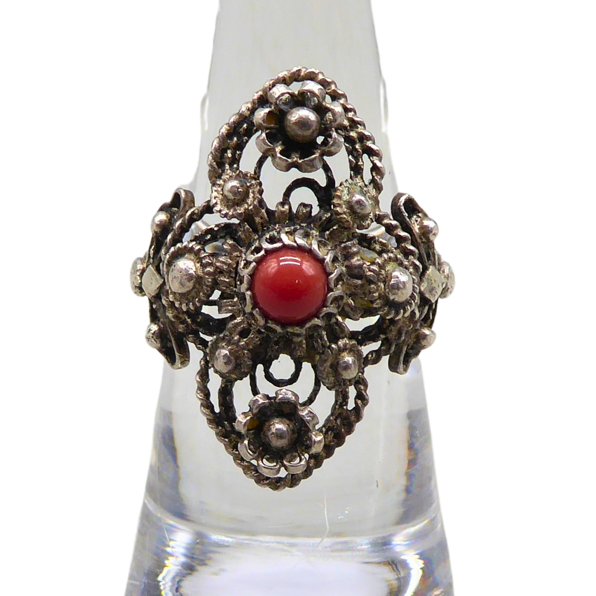 ANTIQUE 925 SILVER RING AND CORAL.