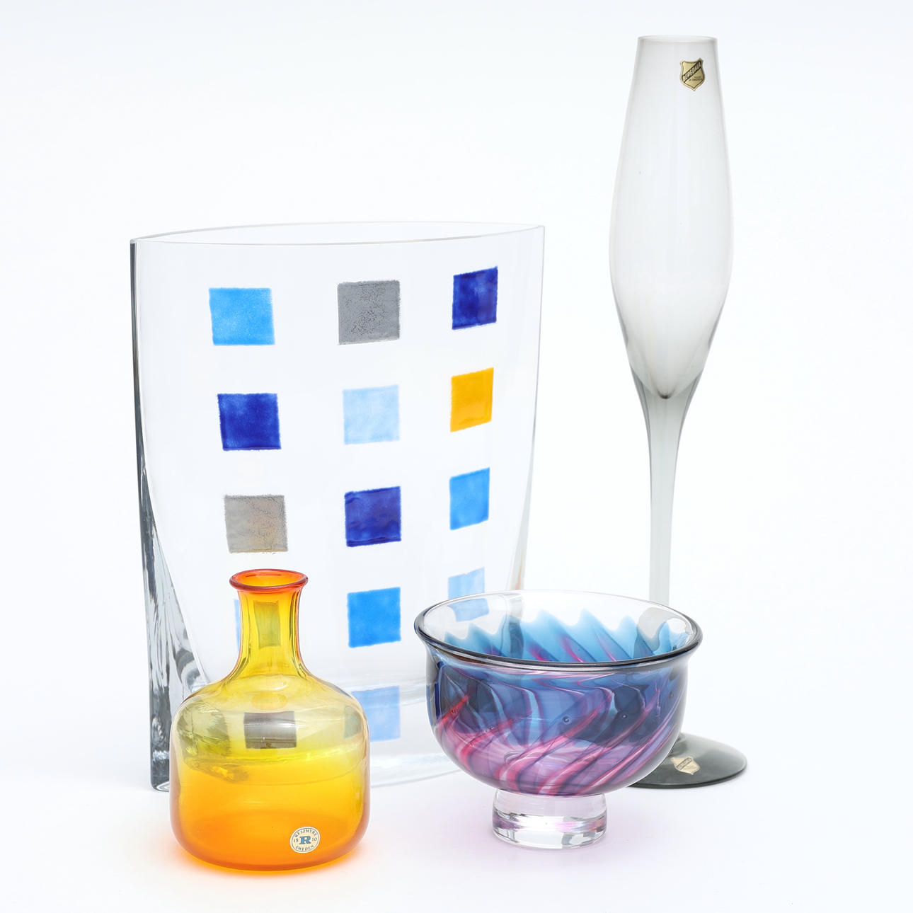 VASER samt skål, glas, 4 st, Reijmyre, Bergdala, Kosta samt Steninge slott.