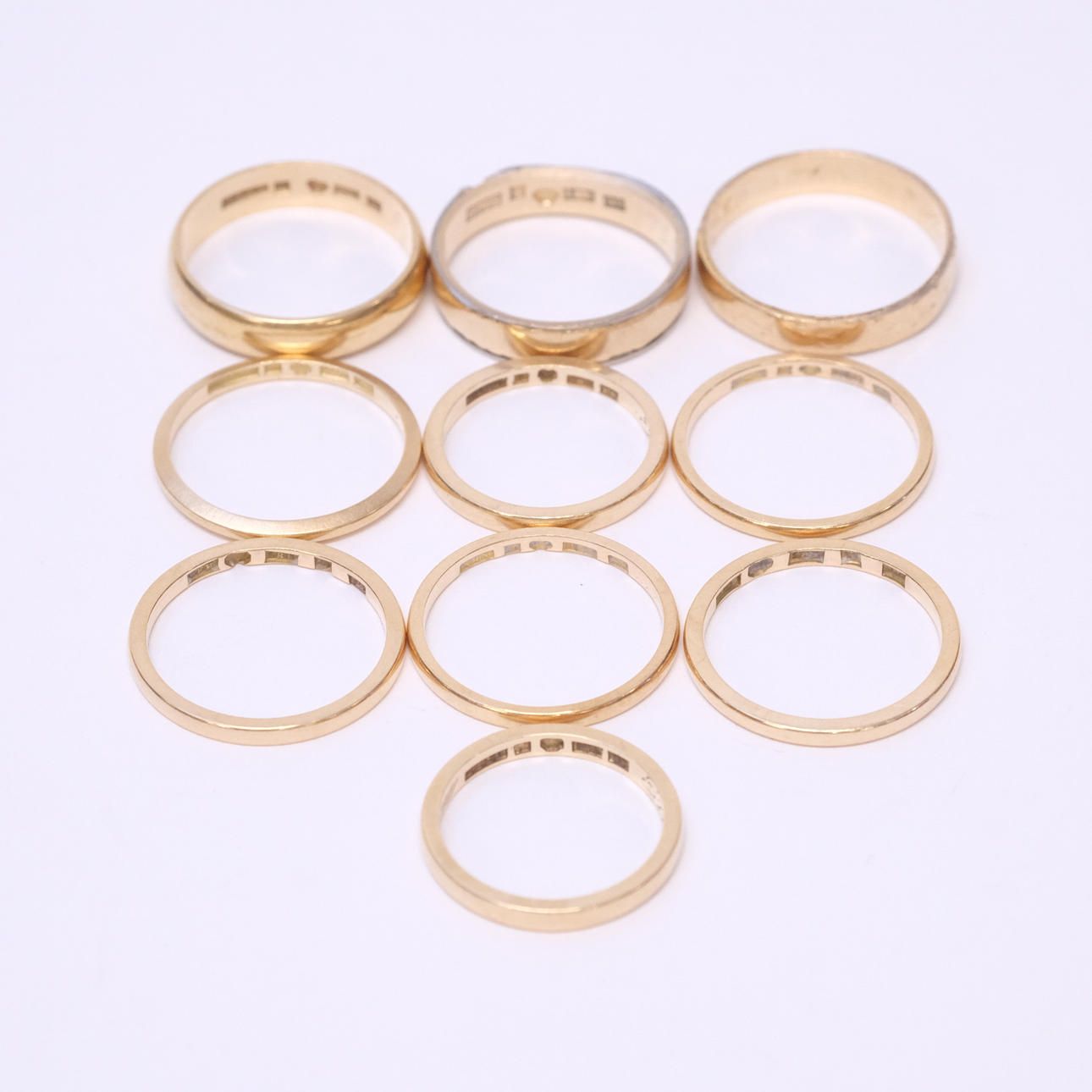 RINGAR, 18K GULD, TIO STYCKEN.
