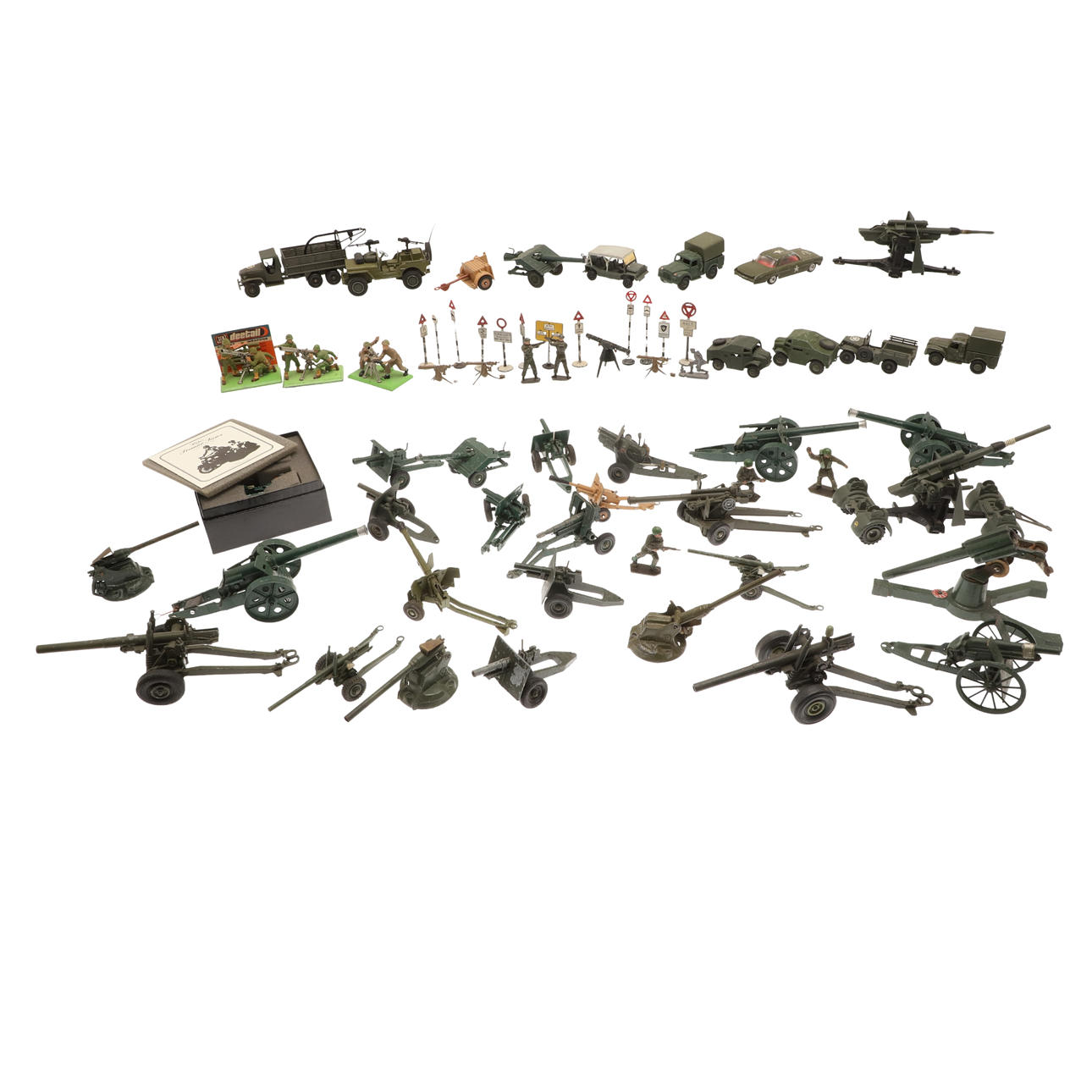 MILITARY MODELS - INCLUDING GUNS & VEHICLES.