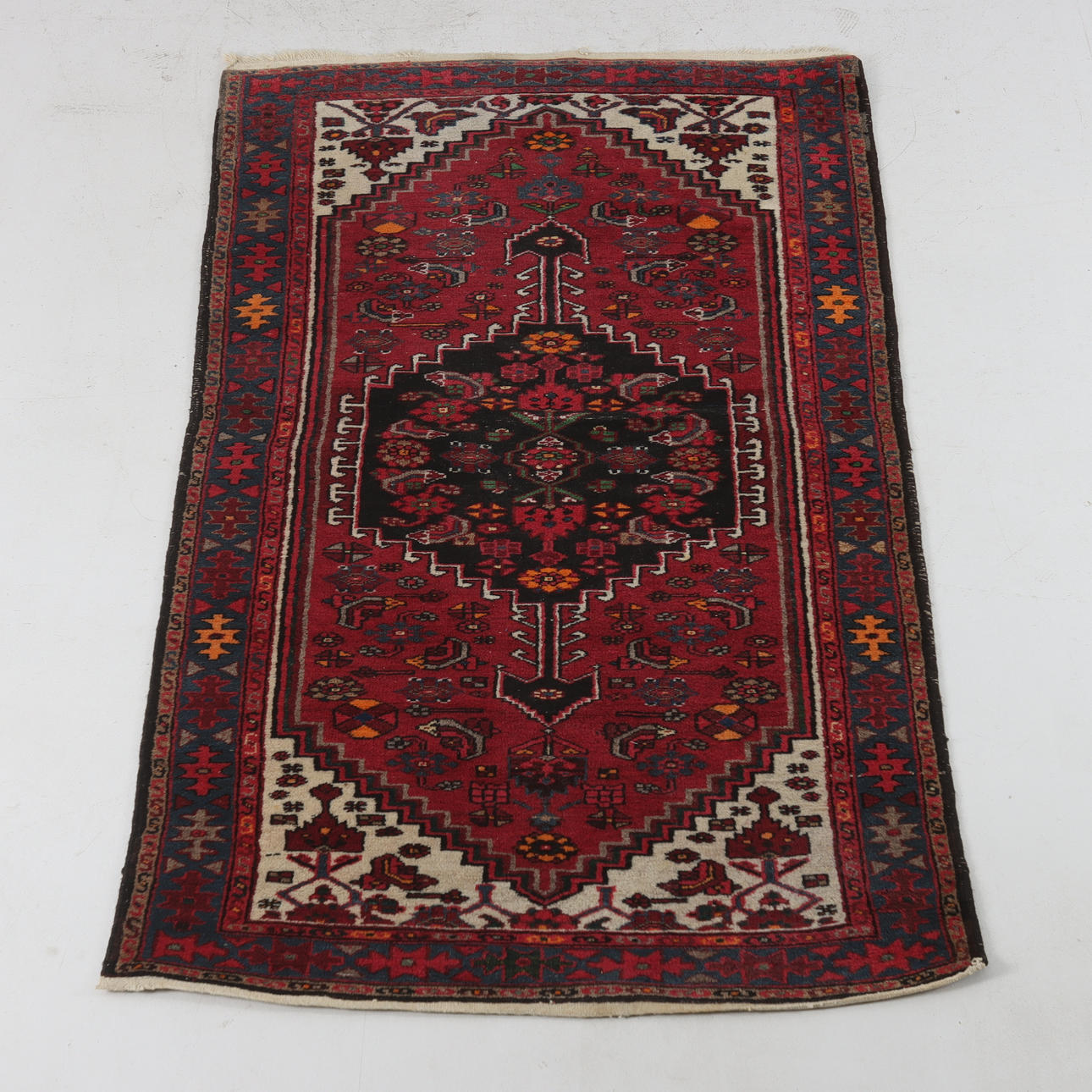 MATTA, Persien, 200 x 108 cm.