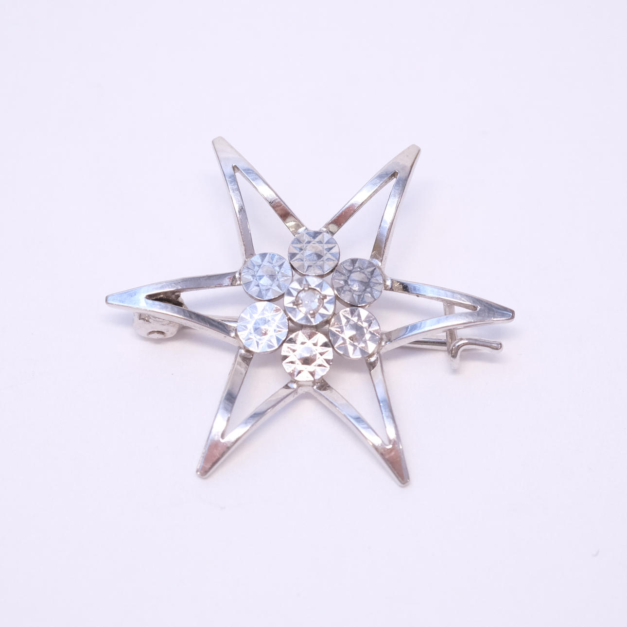 BROSCH, 18K VITGULD.