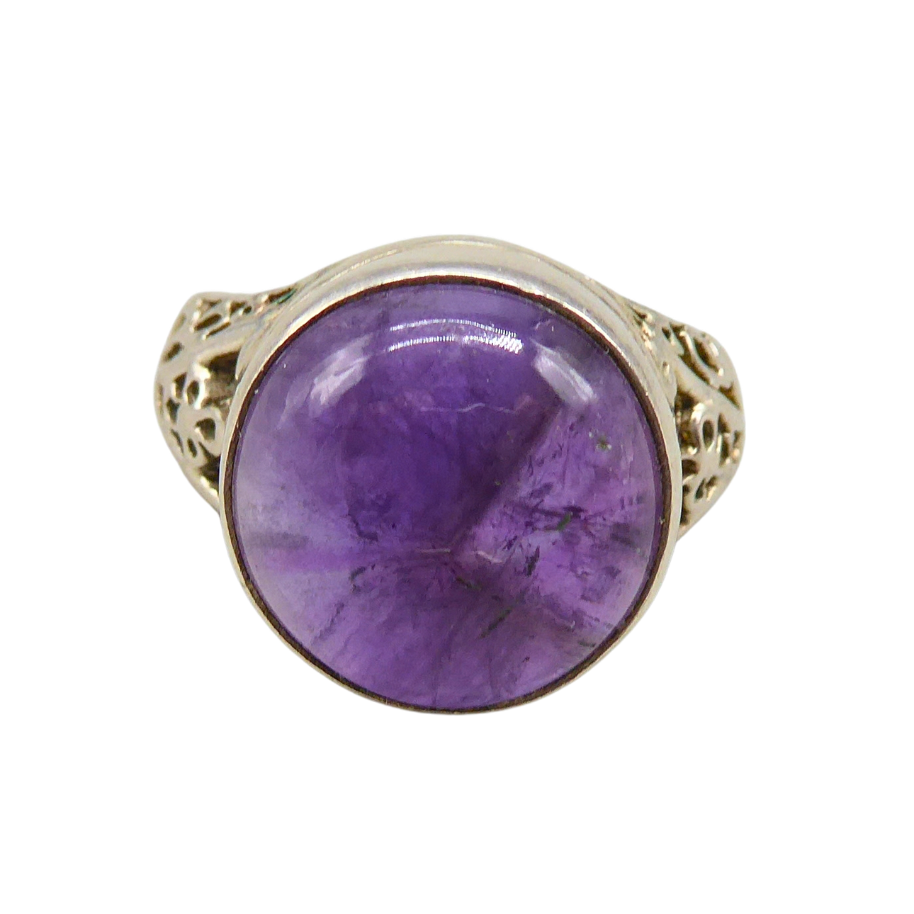 AMETHYST AND 925 STERLING SILVER RING.
