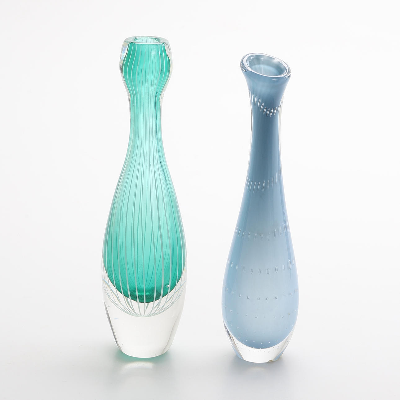 VASER, 2 stycken, glas, 1900-tal.