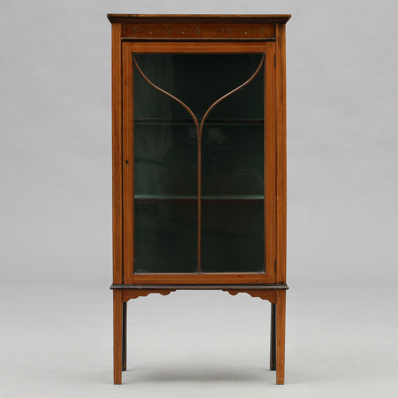 VITRINSKÅP, 1800- tal.