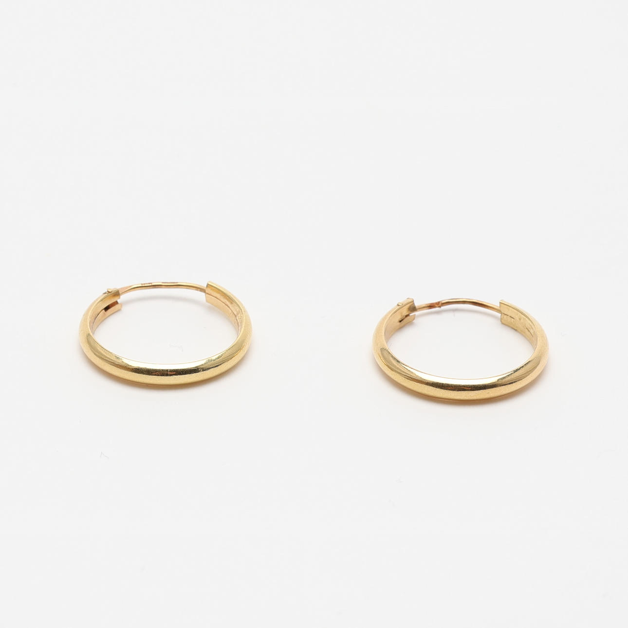 ÖRHÄNGEN, creoler, ett par, guld 18K.