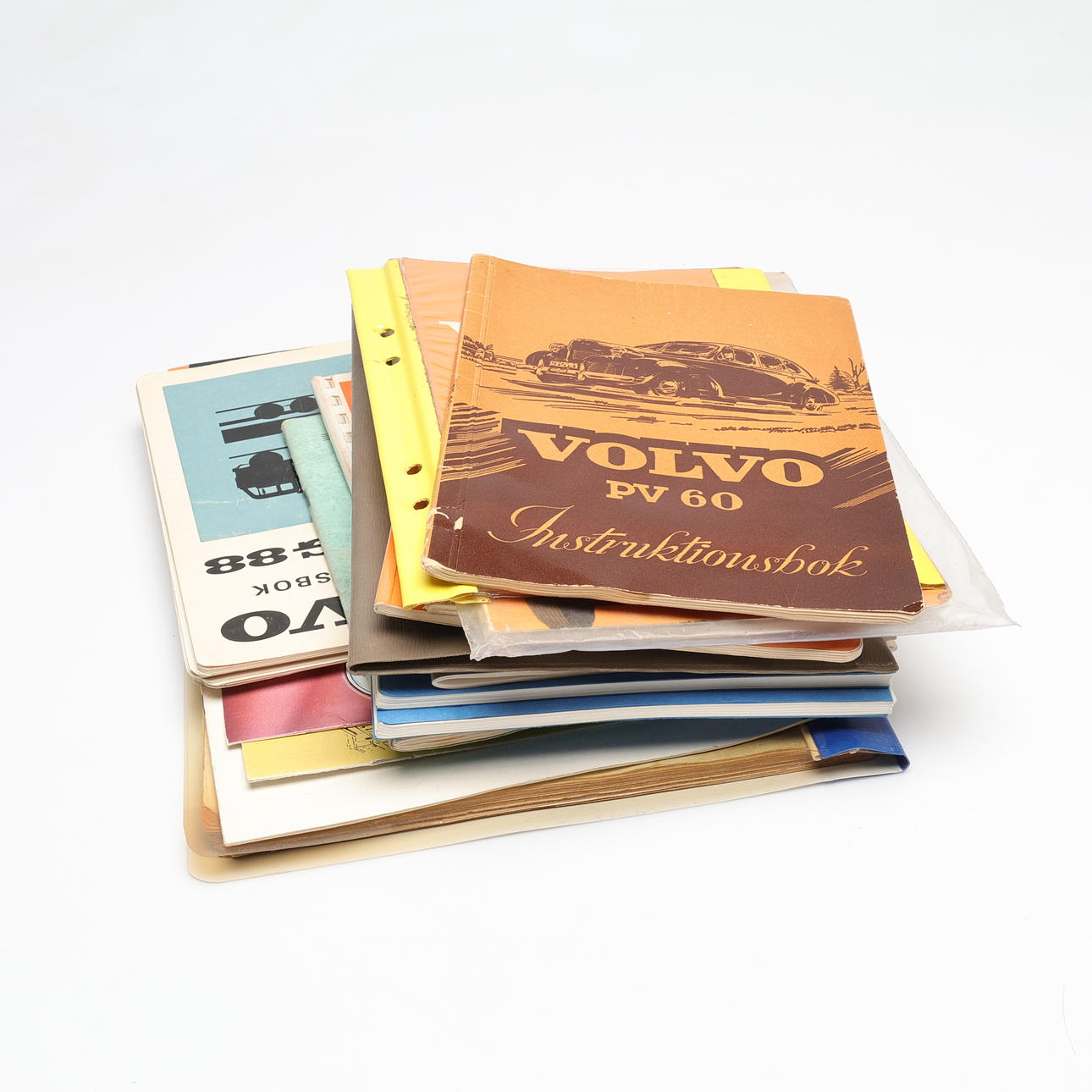 INSTRUCTION MANUALS/CATALOGUES, 18 pcs, incl. Volvo, Volkswagen. Books ...