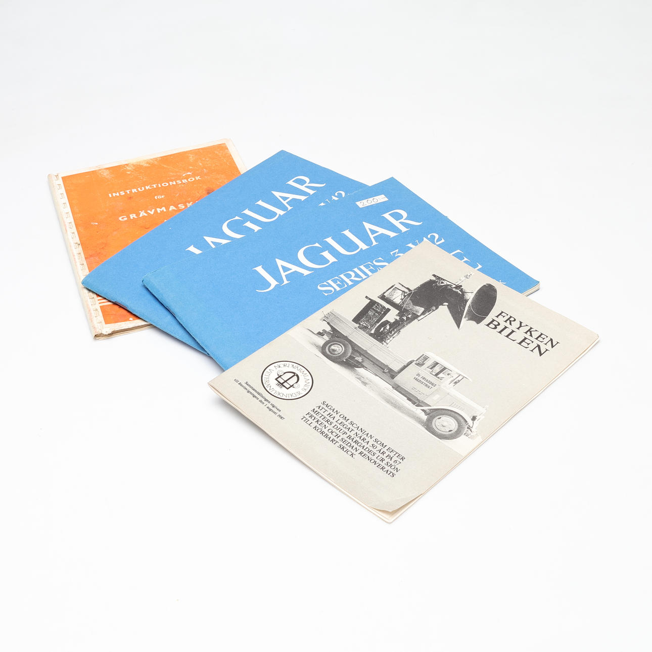 INSTRUCTION MANUALS/CATALOGUES, 18 pcs, incl. Volvo, Volkswagen. Books ...