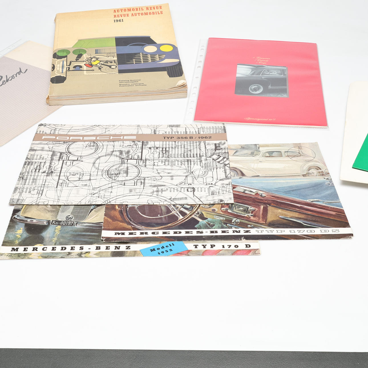 INSTRUCTION MANUALS/CATALOGUES, 27 pcs, incl. Mercedes-Benz, Volkswagen ...