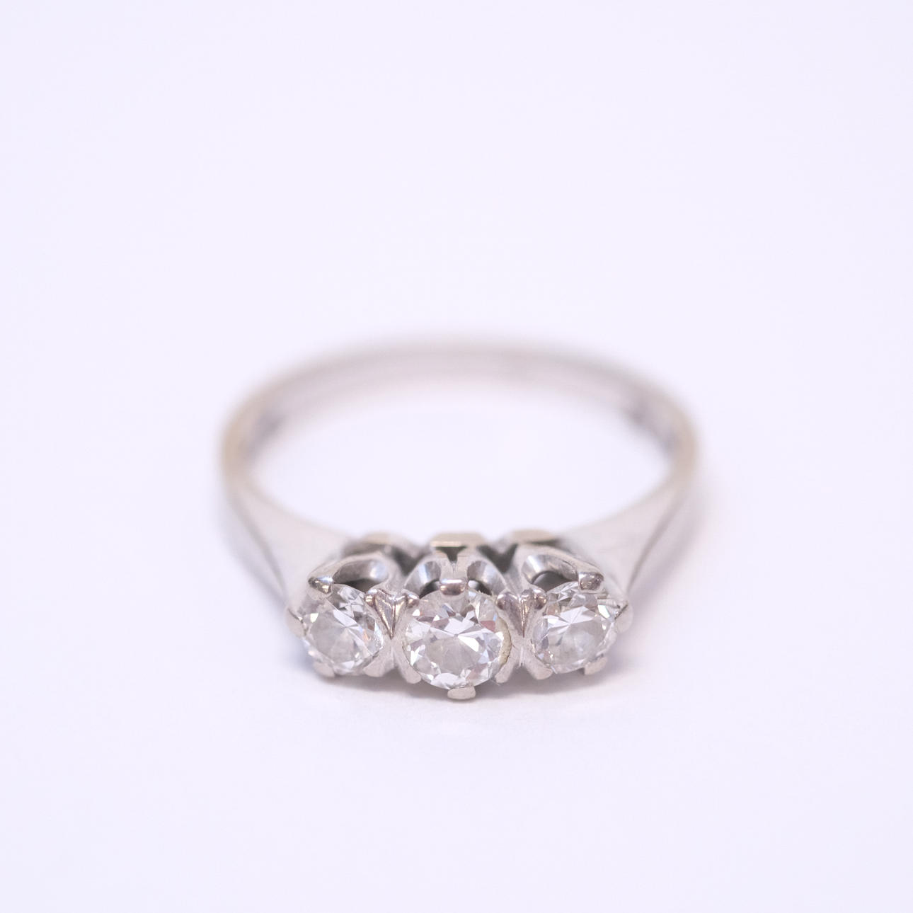 RING MED DIAMANTER, 18K VITGULD.