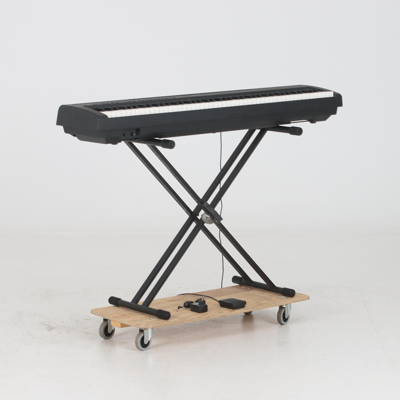 DIGITALPIANO, Yamaha P-95, 2000-tal.