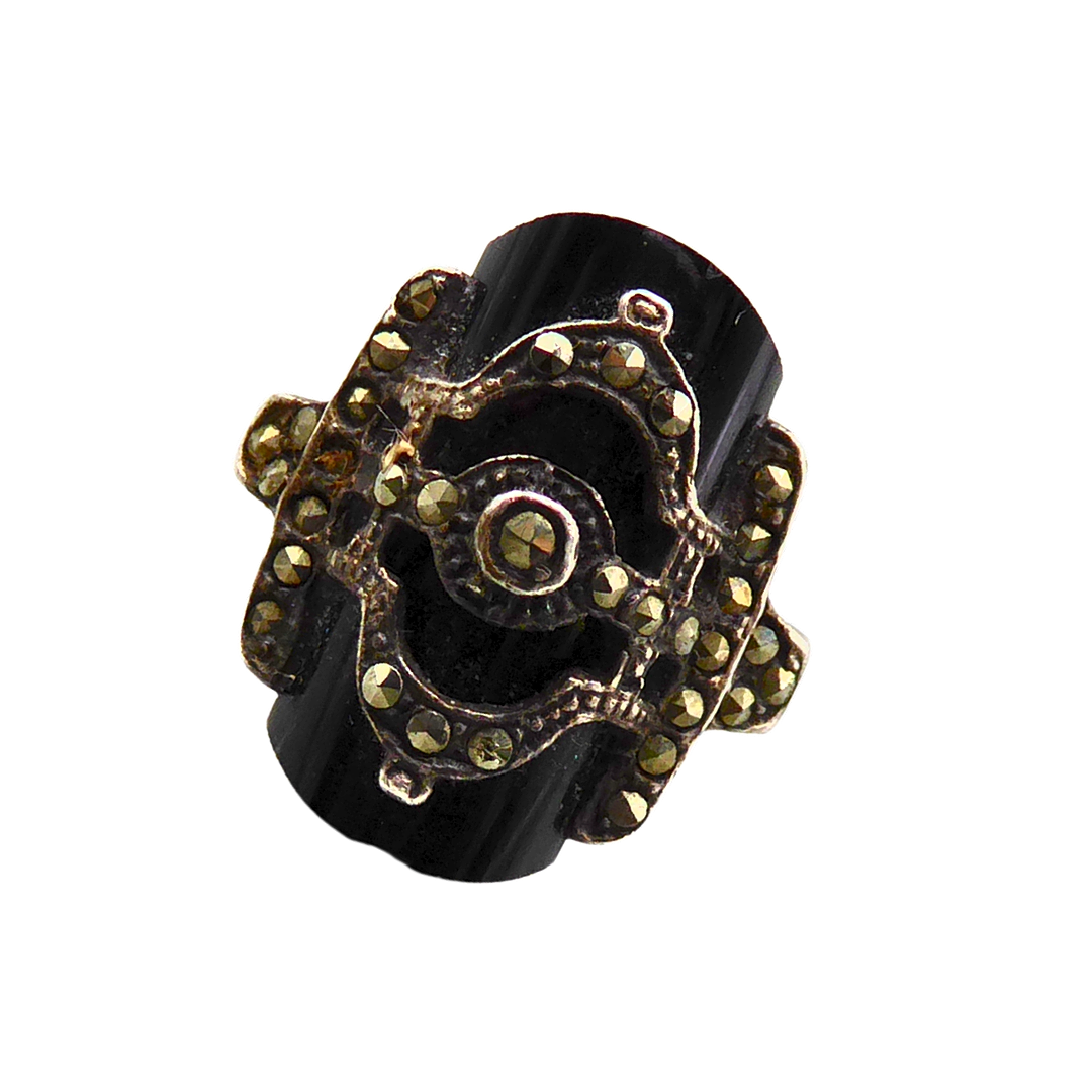 ART DECO RING IN 925 STERLING SILVER.