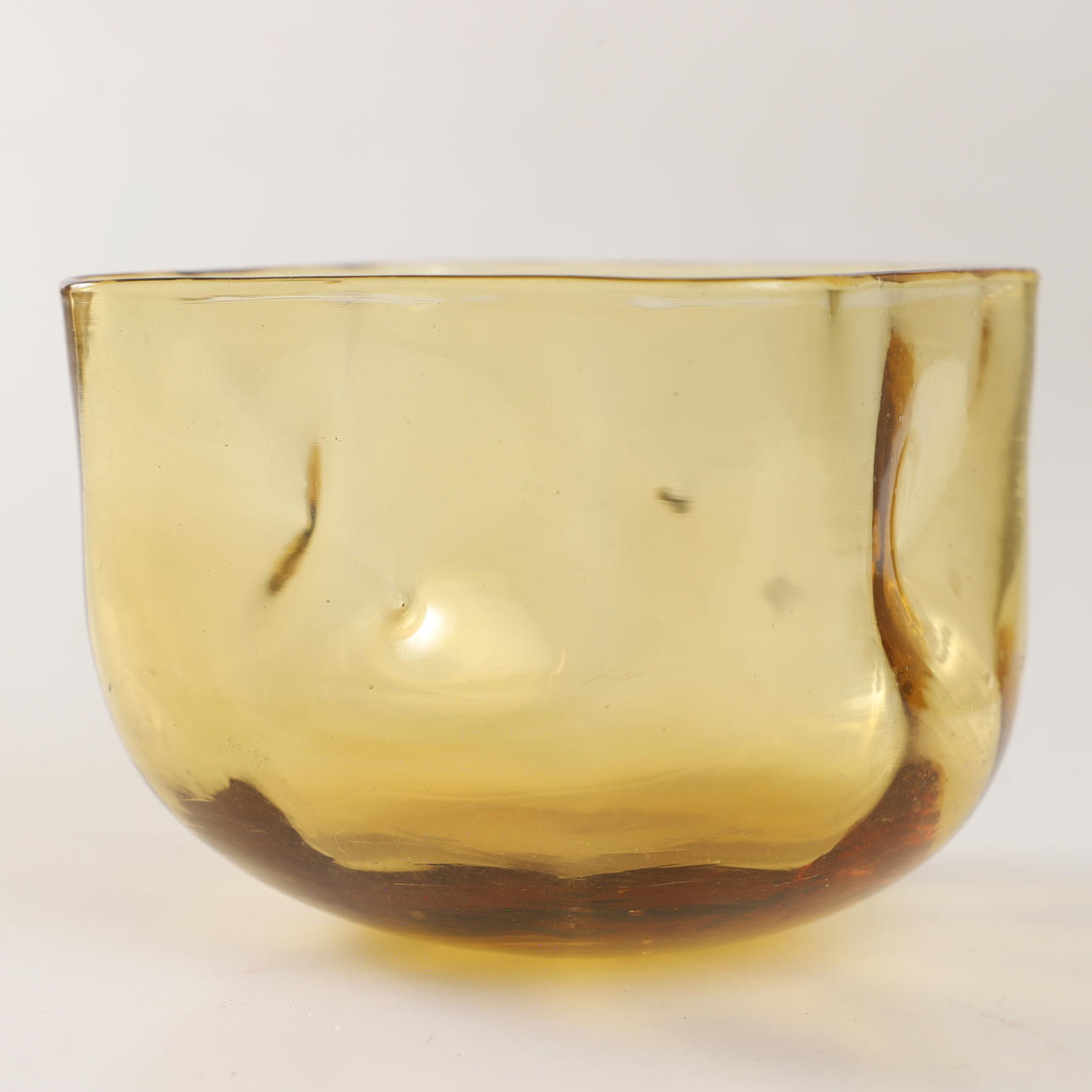 DESSERTSKÅLAR, 7 stycken, gultonat glas.