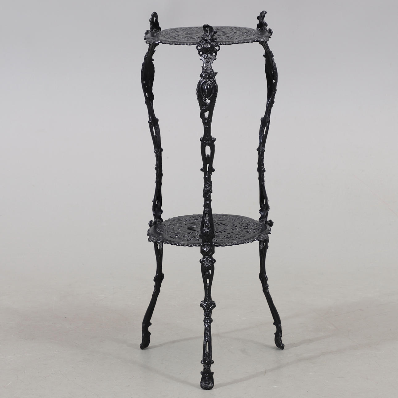 PIEDESTAL, metall, 1900-talets andra hälft.