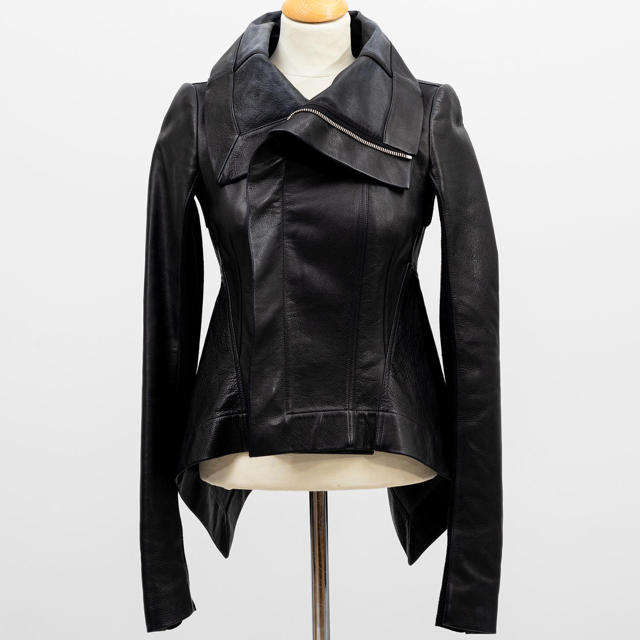 RICK OWEN. Leather jacket, size IT 40/DE 36.