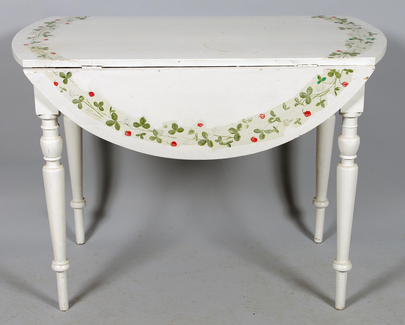 KLAFFBORD, vitmålat med blomdekor.