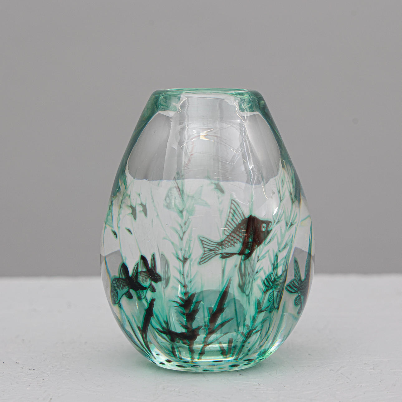 EDWARD HALD. Vas, Fiskgraal, Orrefors, signerad, 1900-tal. Glas ...