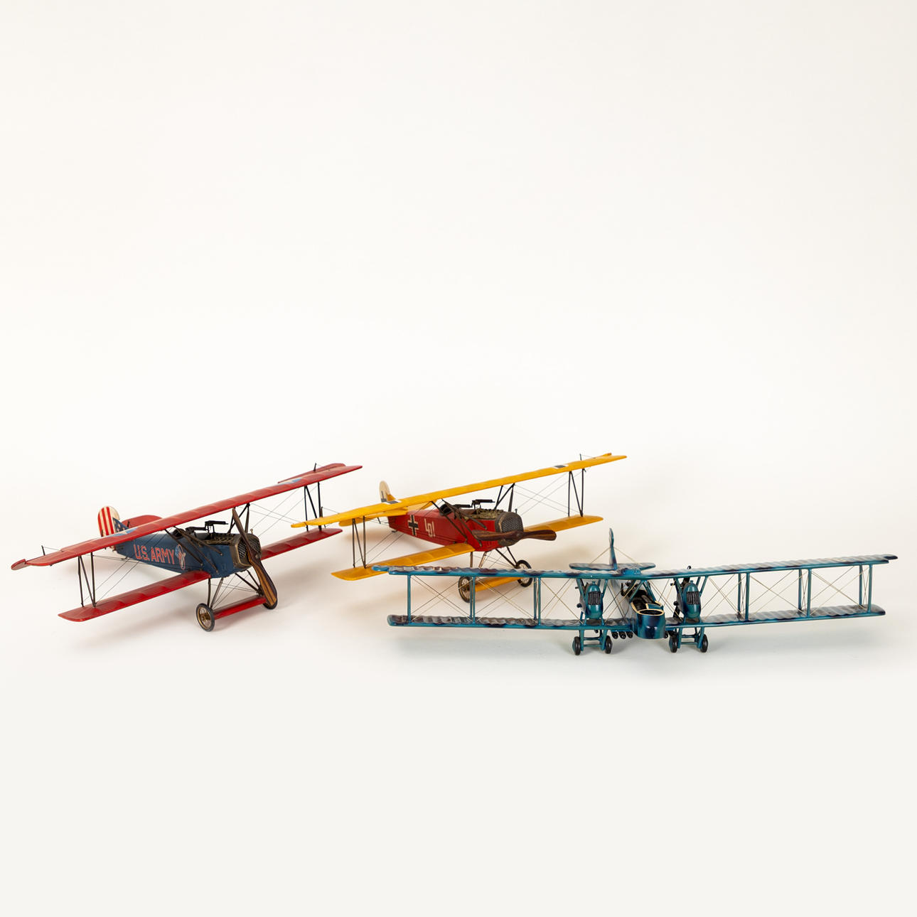 Tre flygplansmodeller / dubbeldäckare (3).