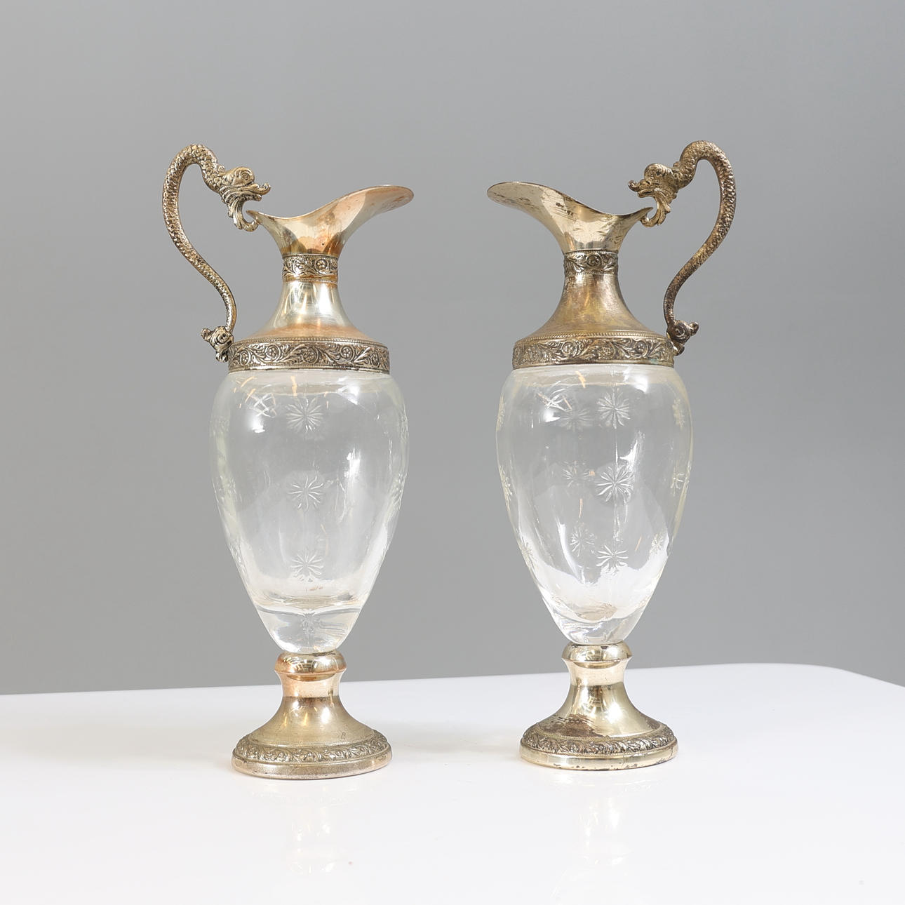 VINKANNOR, ett par, glas och metall, Bologna, Italien, 1900-tal.