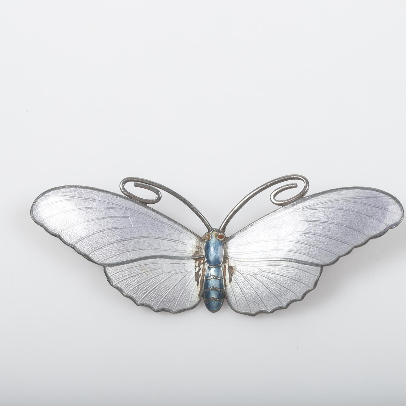 MARIUS HAMMER. Brosch, sterlingsilver med emaljerad dekor, Norge.