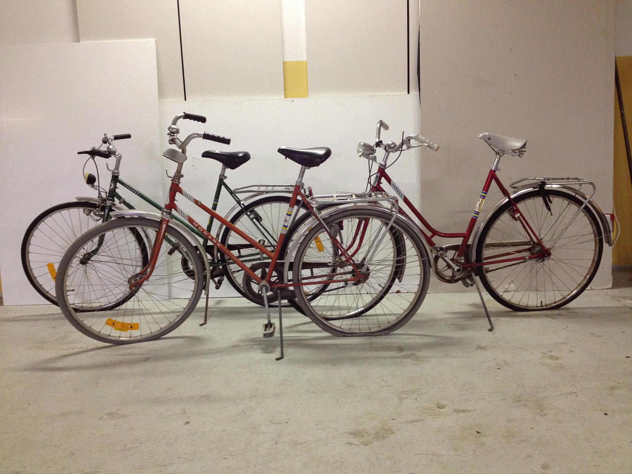 CYKLAR, 3 st, dammodell.