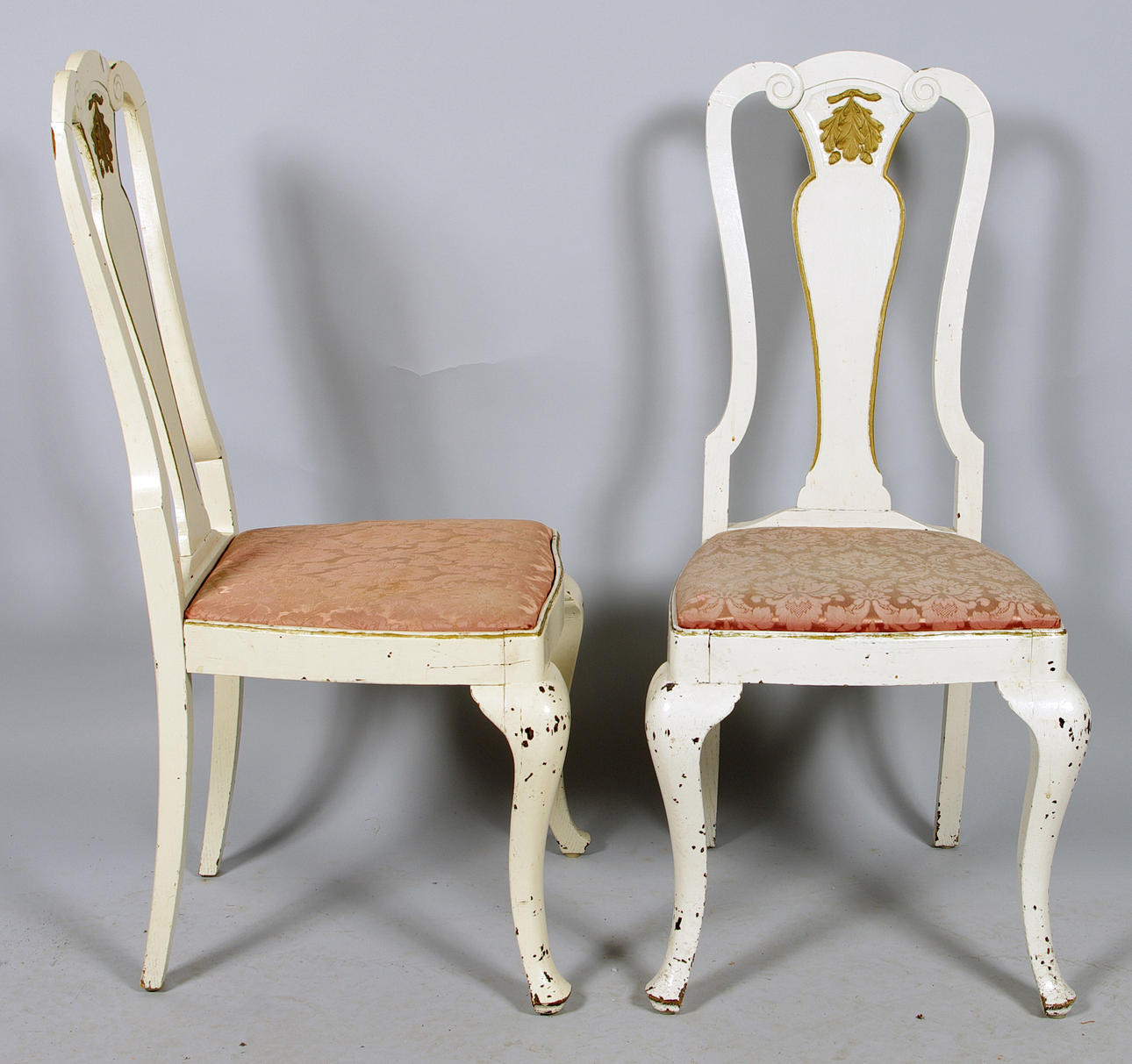 STOLAR, 1 par, vitmålade med broseringar.