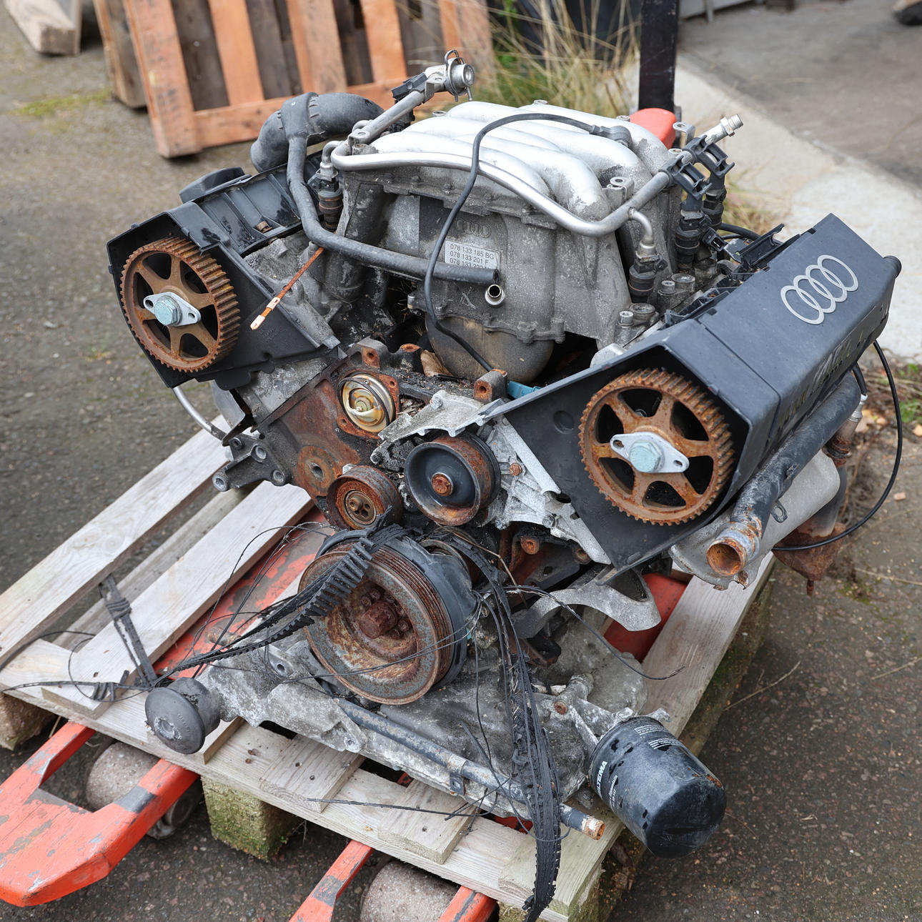 CAR ENGINE, Audi V6, 2.6, 1990s.