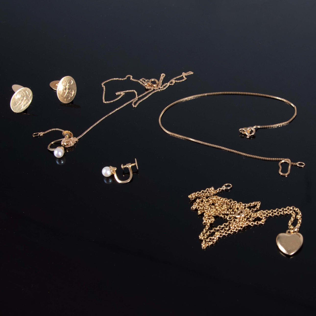 COLLIER, MANCHETTKNAPPAR SAMT ÖRHÄNGEN 18 k guld 12,71 g.