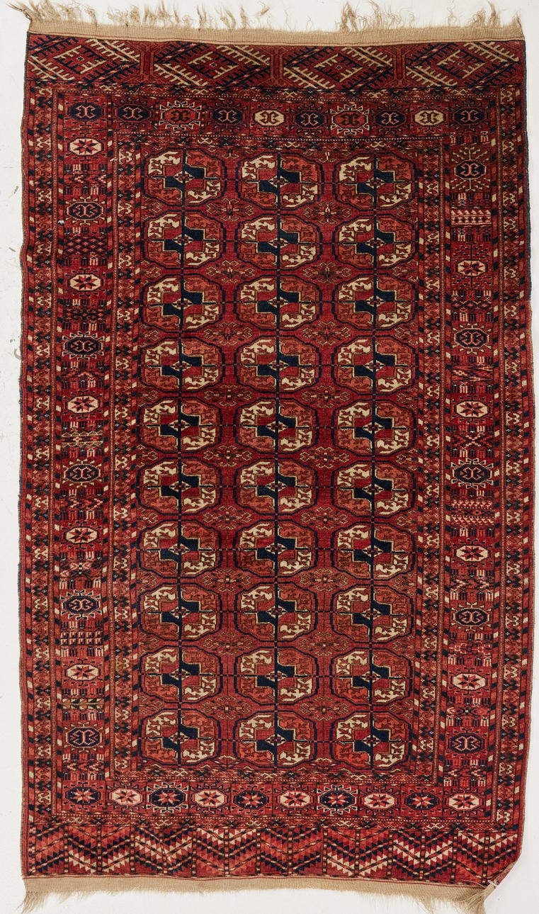 ORIENTMATTA, Turkmensk, rosa/röd botten, 188x109 cm.