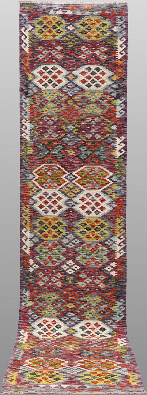 MATTA, "Kelim", galleri, 391 x 79 cm.