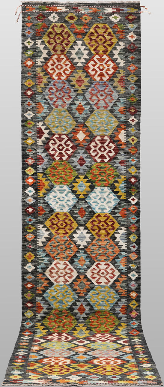 MATTA, "Kelim", galleri, 394 x 83 cm.