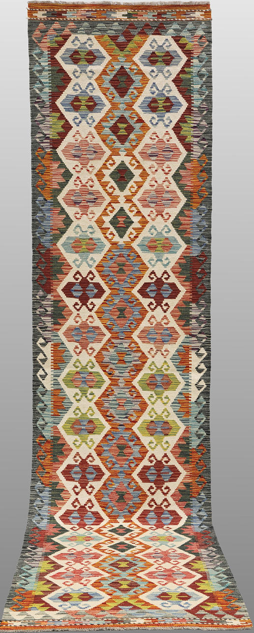 MATTA, "Kelim", galleri, 386 x 84 cm.