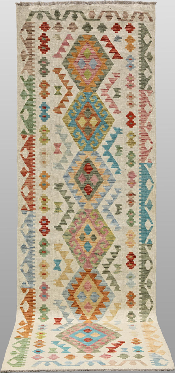 MATTA, "Kelim", galleri, 396 x 87 cm.