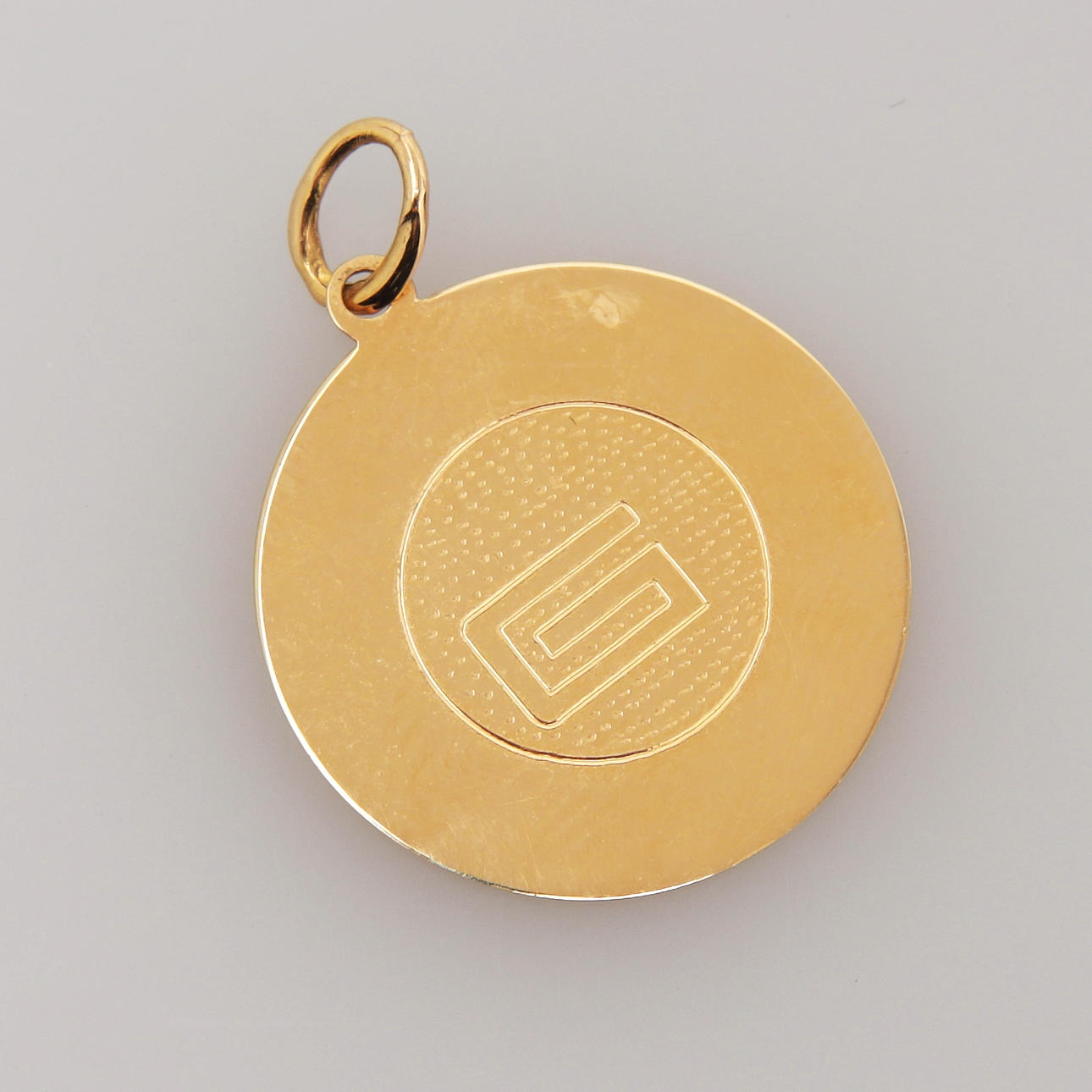 HÄNGE, guld 18k, vikt 1,50 gram.