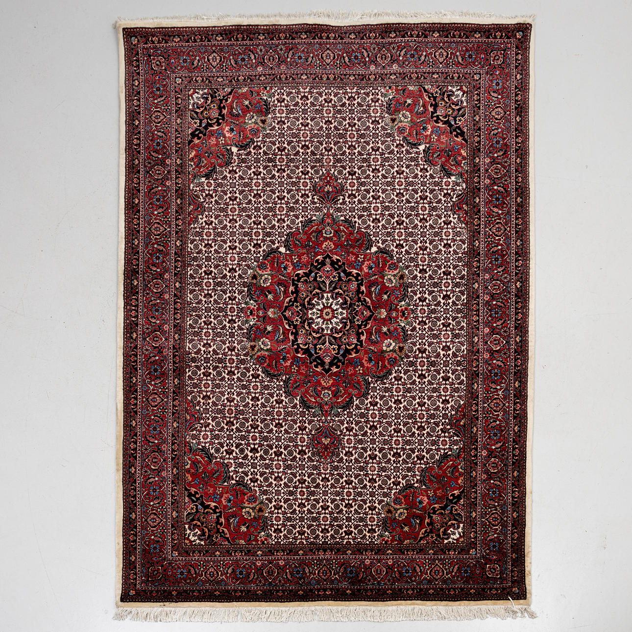 MATTA, Bidjar, ca 248x170 cm.