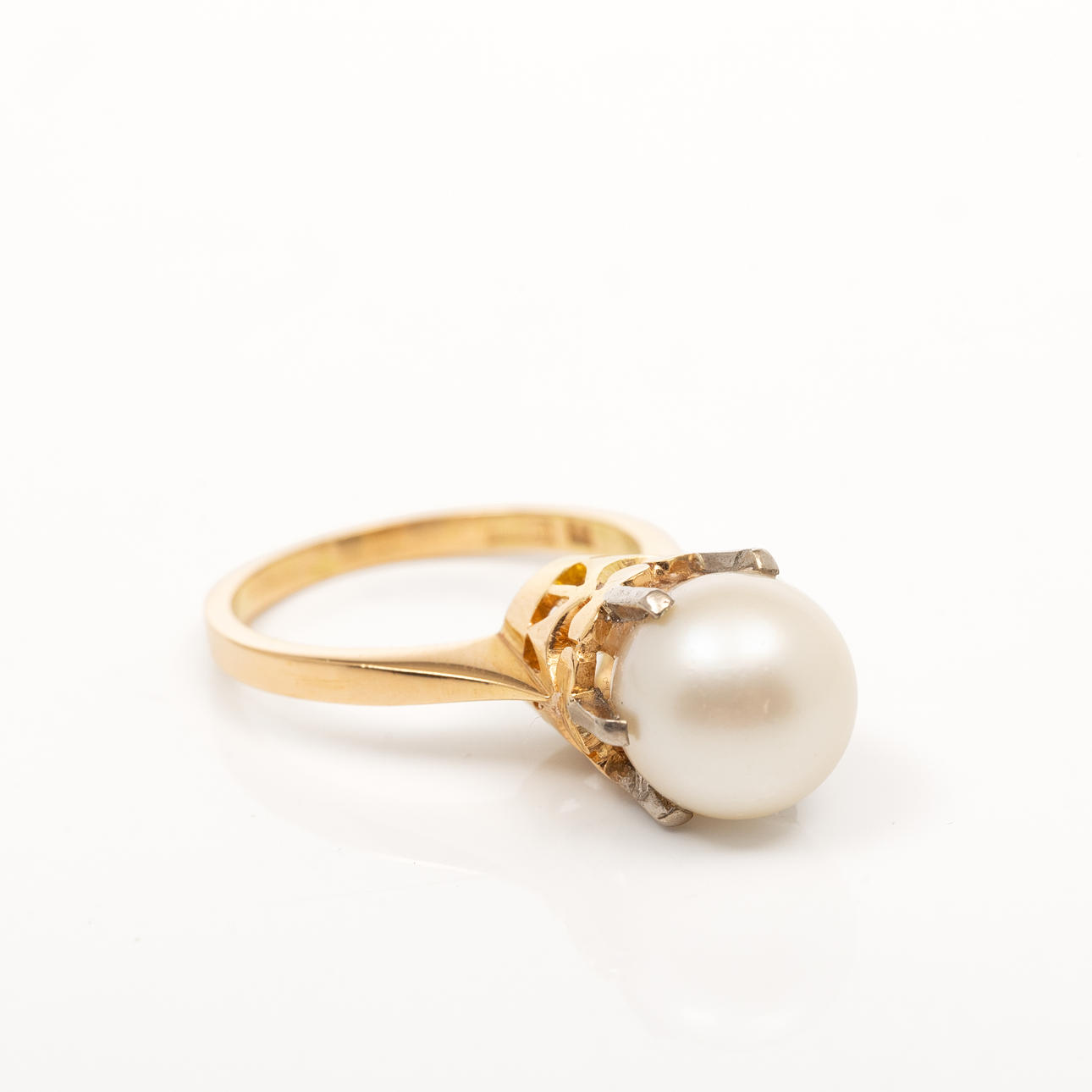 RING, 18K guld, Pärla.