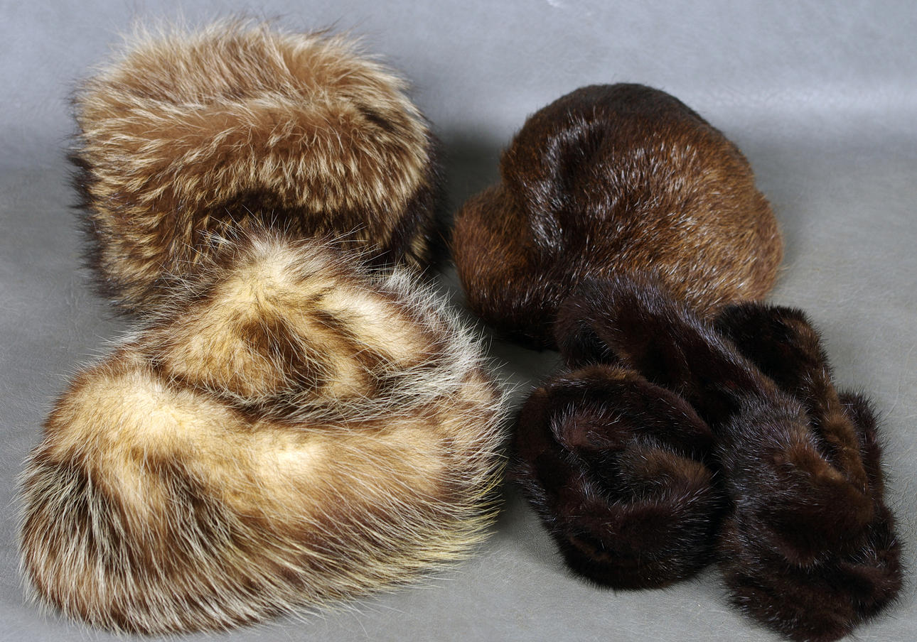 PÄLSMÖSSOR, 3 stycken.