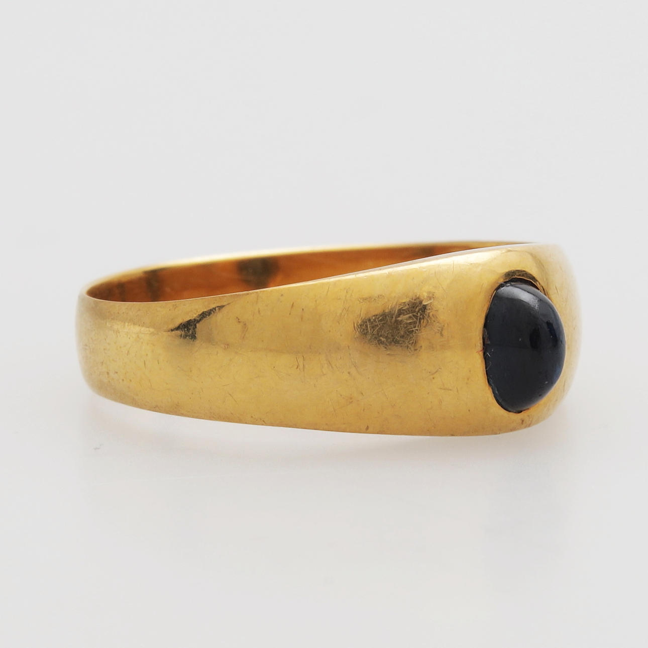 RING, guld 18k, med lila sten, vikt 5,08 gram.