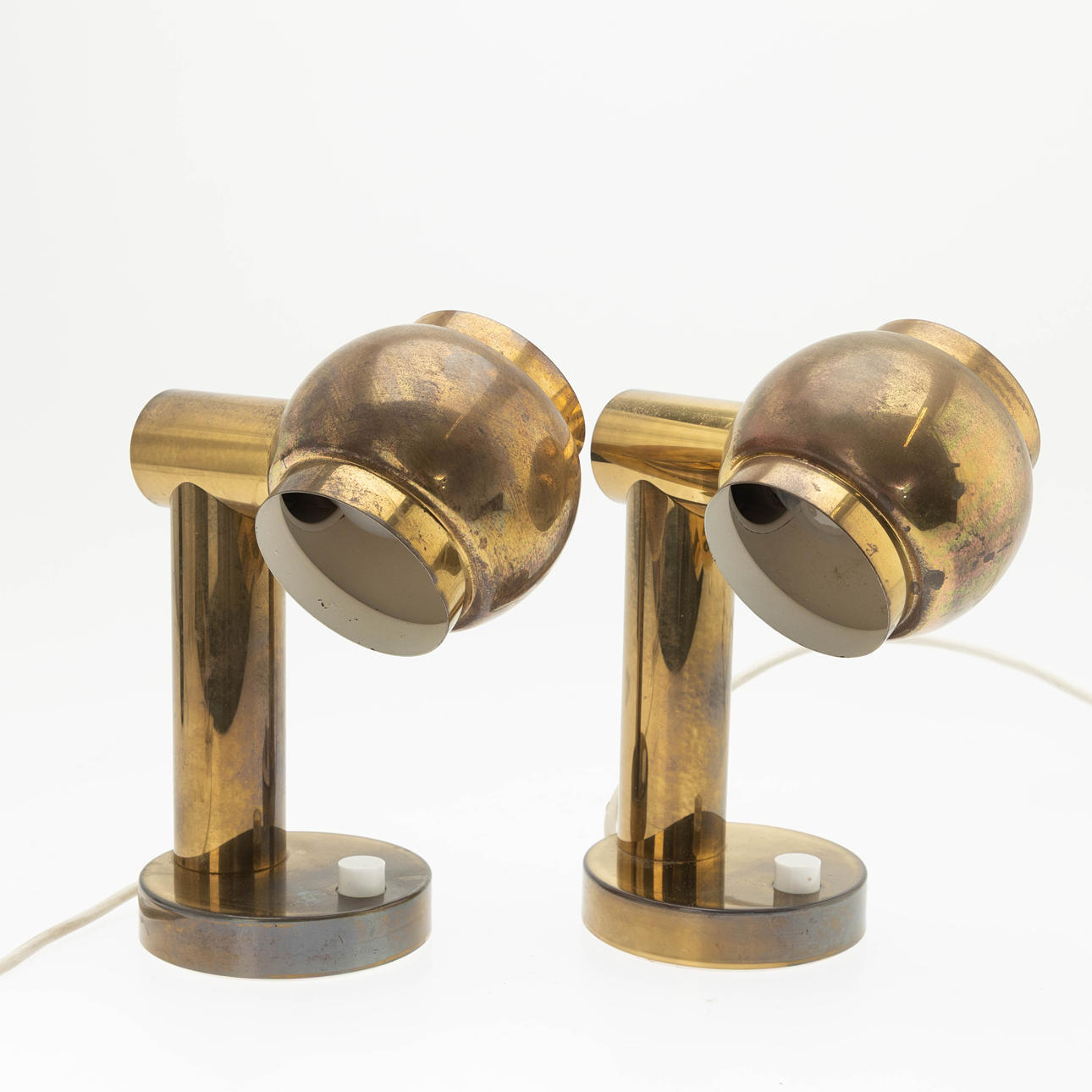 Two small brass table lamps, 1970s (2).